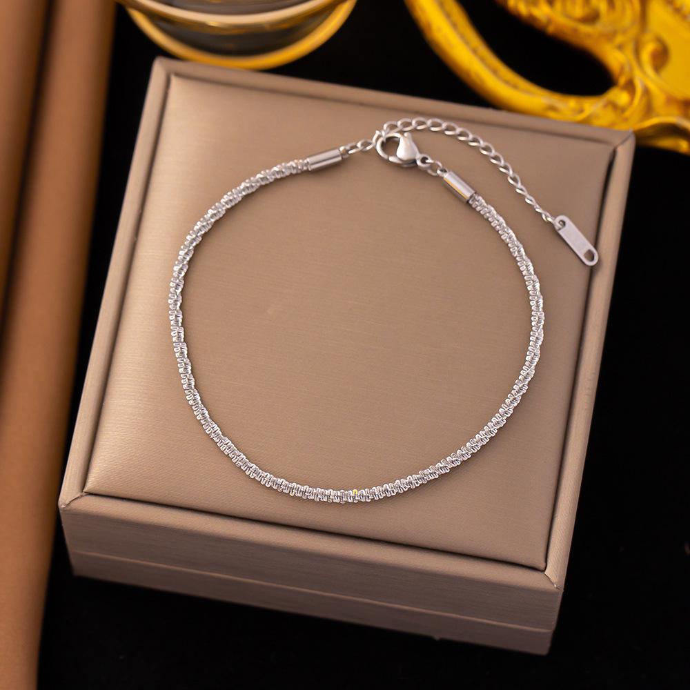 Set: Women s High-Quality Titanium Steel Heart Necklace and Bracelet - Fashionable Light Luxury Jewelry.