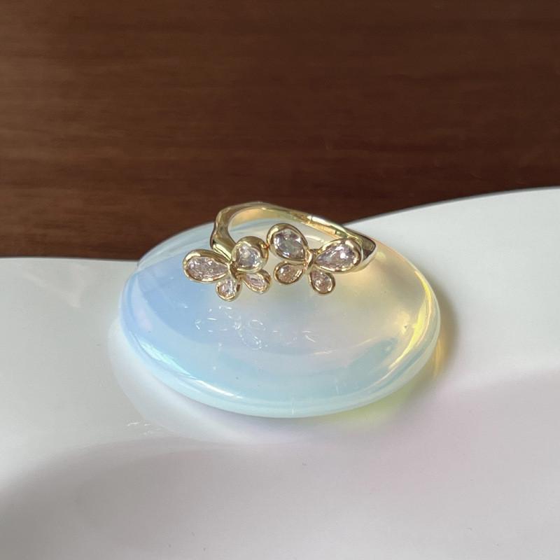 Design Modern Rhinestone Butterfly Clover Ring For Women Adjustable Size Perfect For Wear Daily