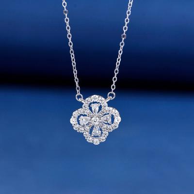 Women's Necklace Women's Light Luxury Clover Women's Versatile Necklace Premium Jewelry