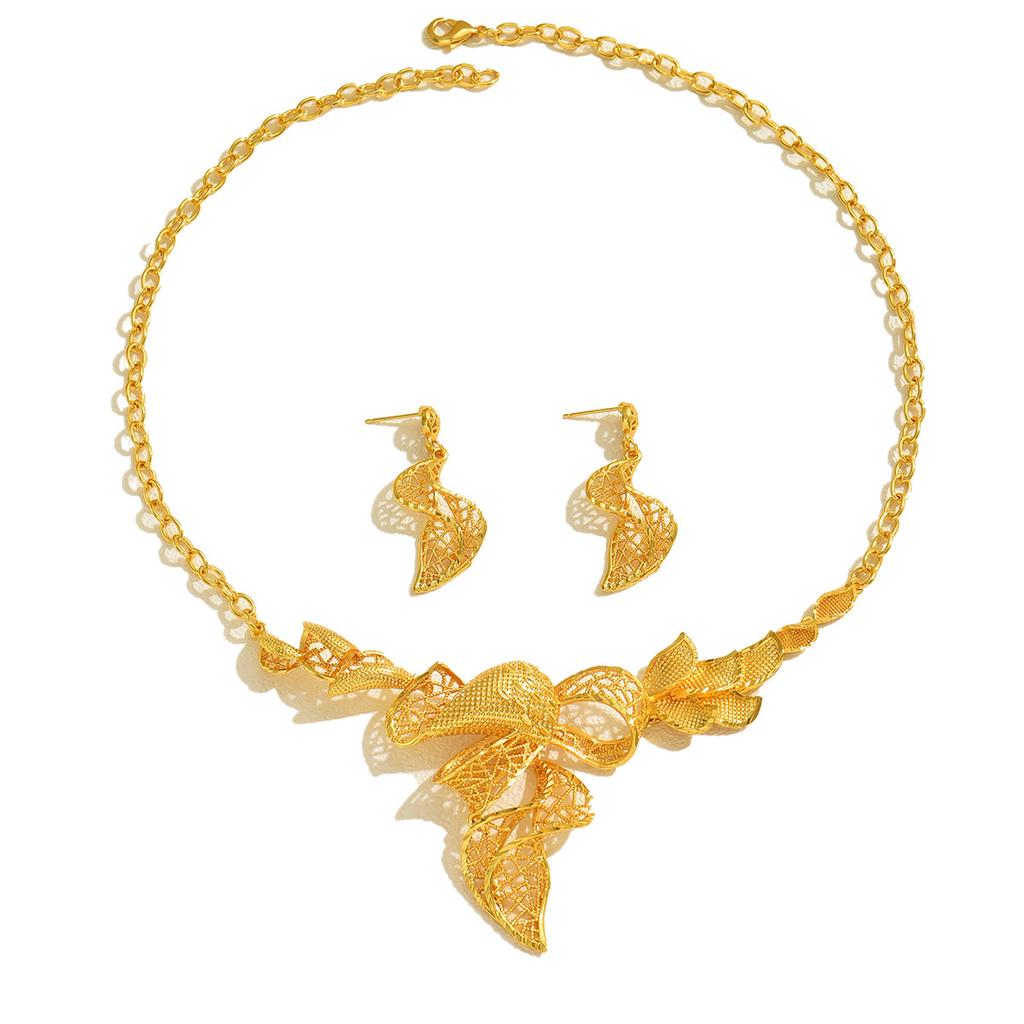 Women's Earrings Necklace Set Geometric Wrinkled Twisted Design Metal Long Clavicle Chain for Women