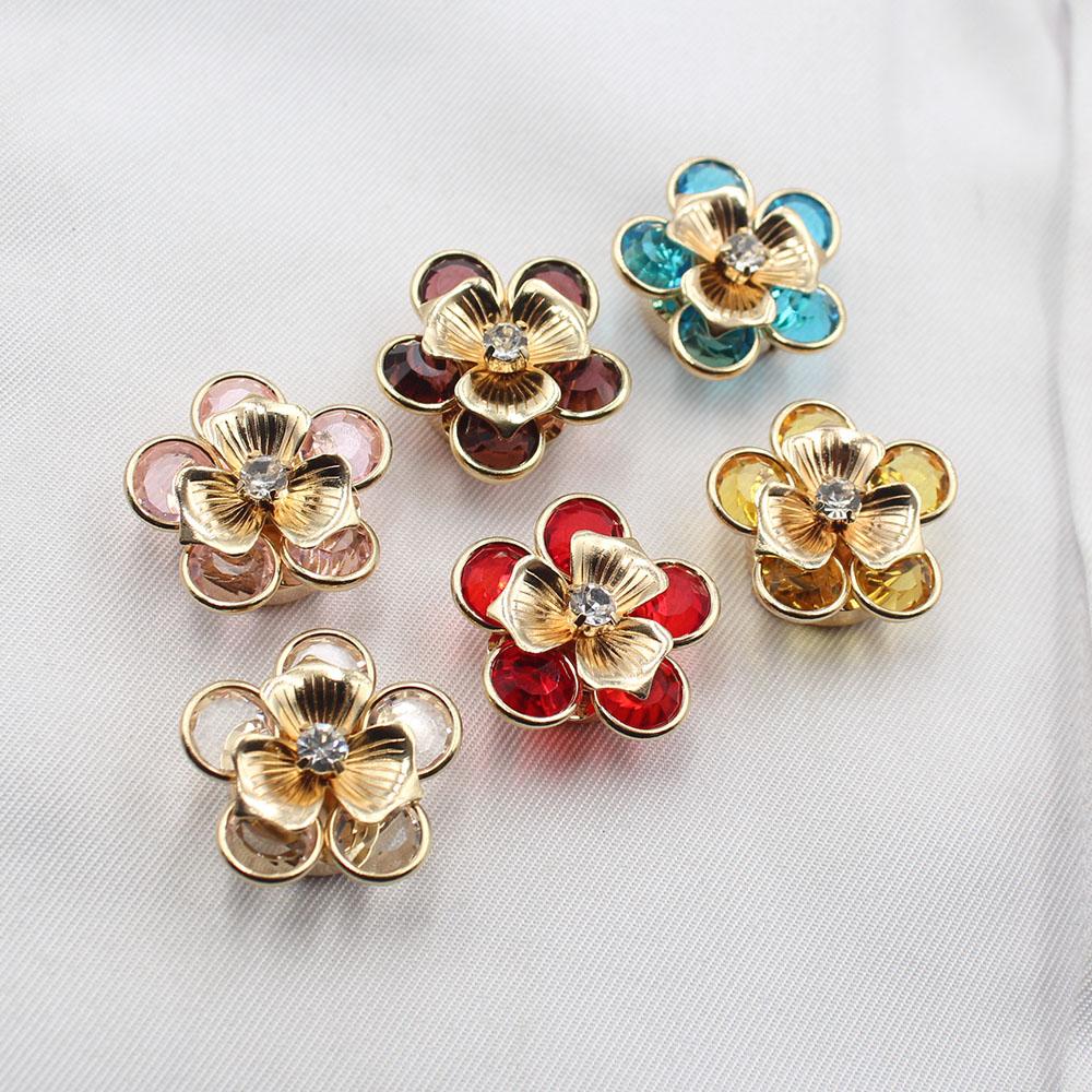 2026 new 23MM high-end temperament style gold retro flower rhinestone French shirt cufflink set simple wedding dress decoration