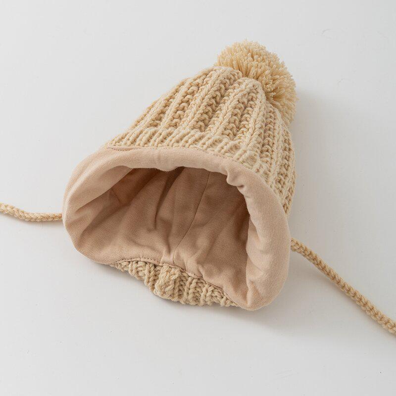 Zimowa ręcznie robiona czapka z nausznikami w stylu koreańskim z pomponem dla małych dziewczynek
