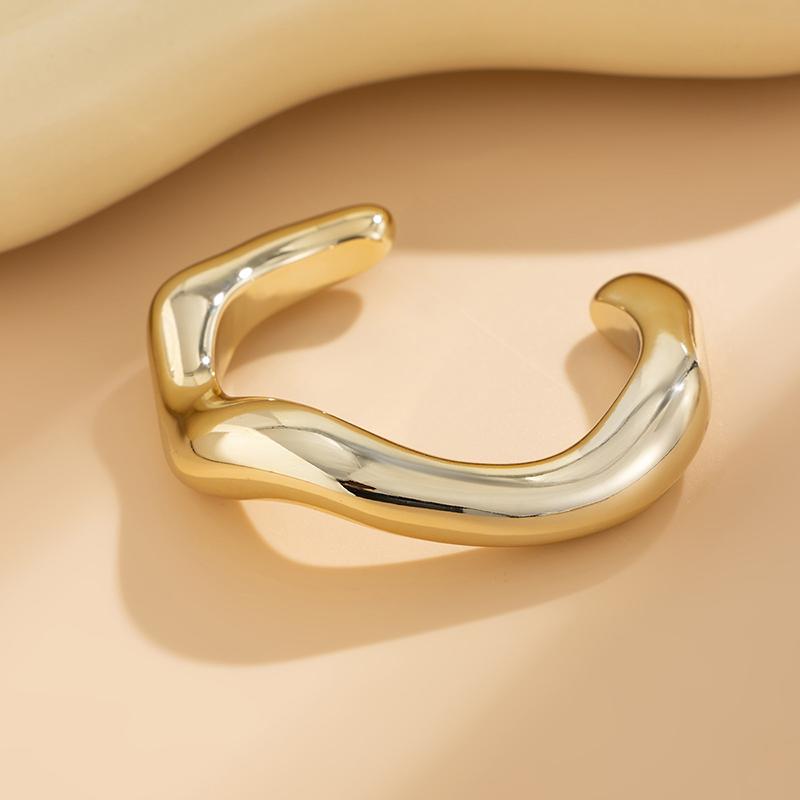 Fashion Irregular Cuff Bracelets for Women Vintage Exaggerated Gold Silver Color Glossy Plastic Open Bangle Female Jewelry Gift
