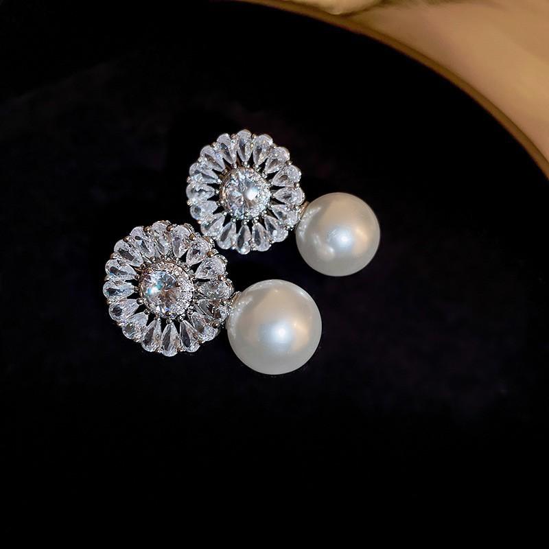 Real gold electroplated silver needle diamond set pearl earrings French retro light luxury stud earrings fashion temperament simple earrings