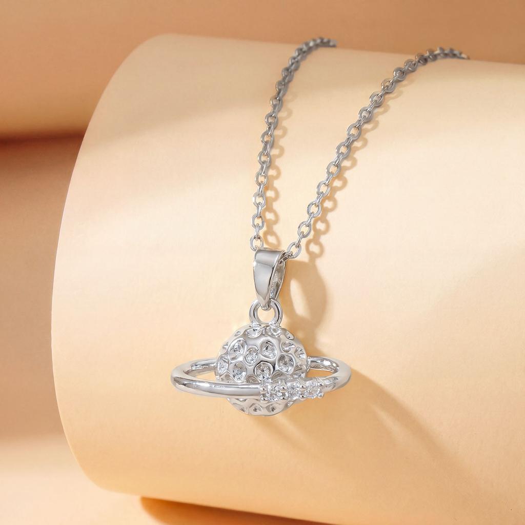 Locket-shaped Blue Planet Necklace Accessory for Women, Simple and Elegant Lockbone Chain Accessory for Women