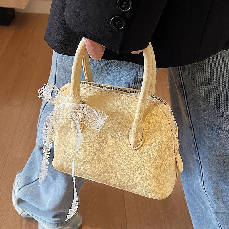 This Year's New Korean Version of Niche High-end Texture Simple Style Portable Shell Bag Casual Versatile Commuter Messenger Women's Bag