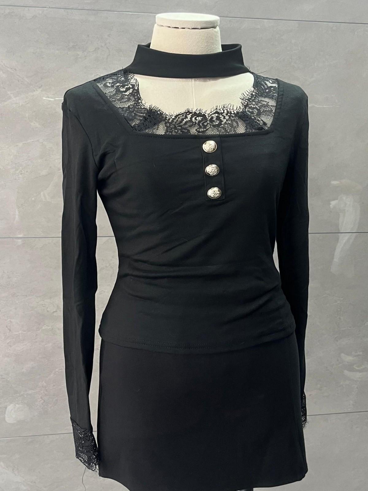 

Женская черная футболка с кружевной отделкой, вырезами и длинными рукавами, приталенного кроя M (approx. 105 lbs)