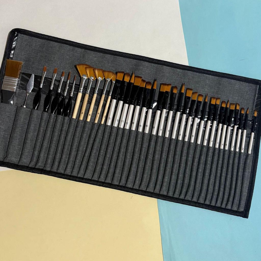 32-Piece Wooden Handle Art Brush Set: Nylon Bristles for Watercolor and Oil Painting