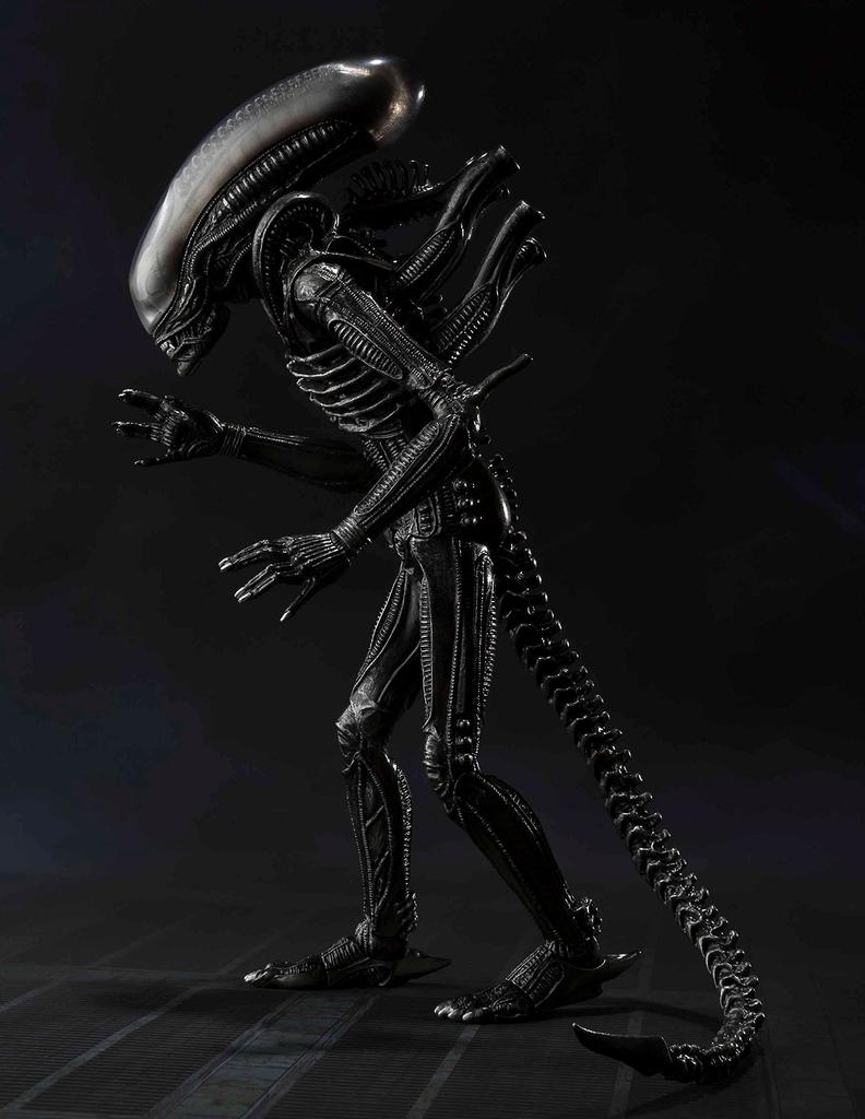 S.H. Monster Arts Alien Big Chap Approx. 180mm PVC&ABS&diecast Painted Movable Figure