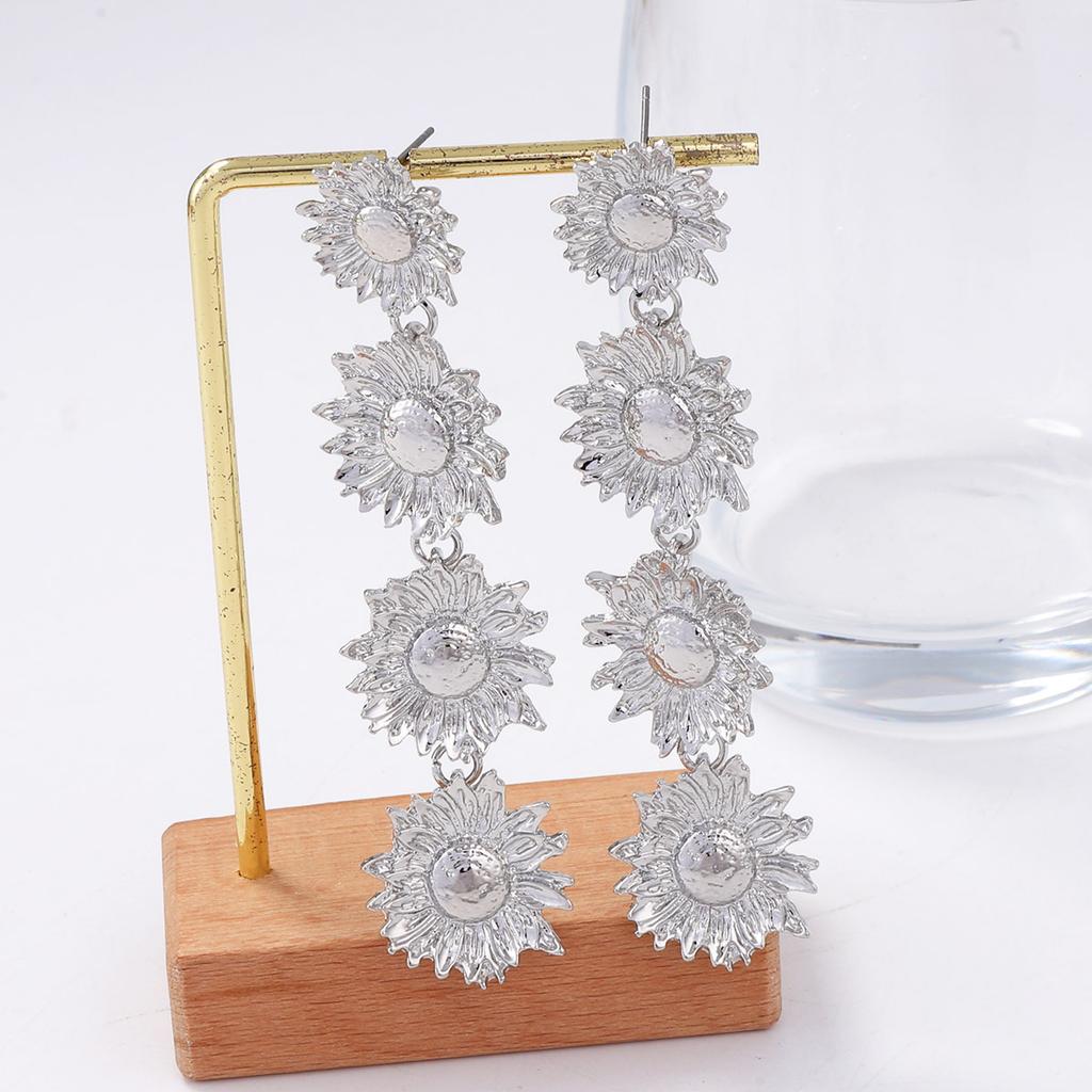 Light luxury retro cold wind temperament personalized design sense alloy exaggerated flower sunflower women's earrings
