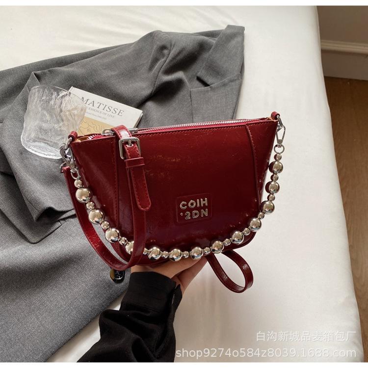 

Korean version beaded chain underarm bag niche design premium shell bag mobile phone bag simple and versatile shoulder messenger bag бордовый