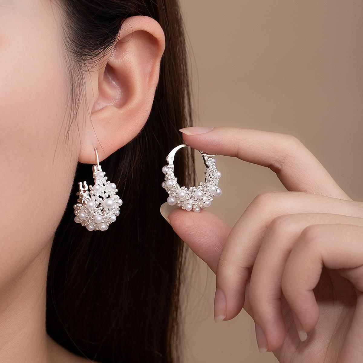 Модные объемные полые серьги-гвоздики с жемчугом, Уникальная индивидуальность, Серьги-гвоздики, Серьги, Дизайн легкой роскоши, Нишевые серьги