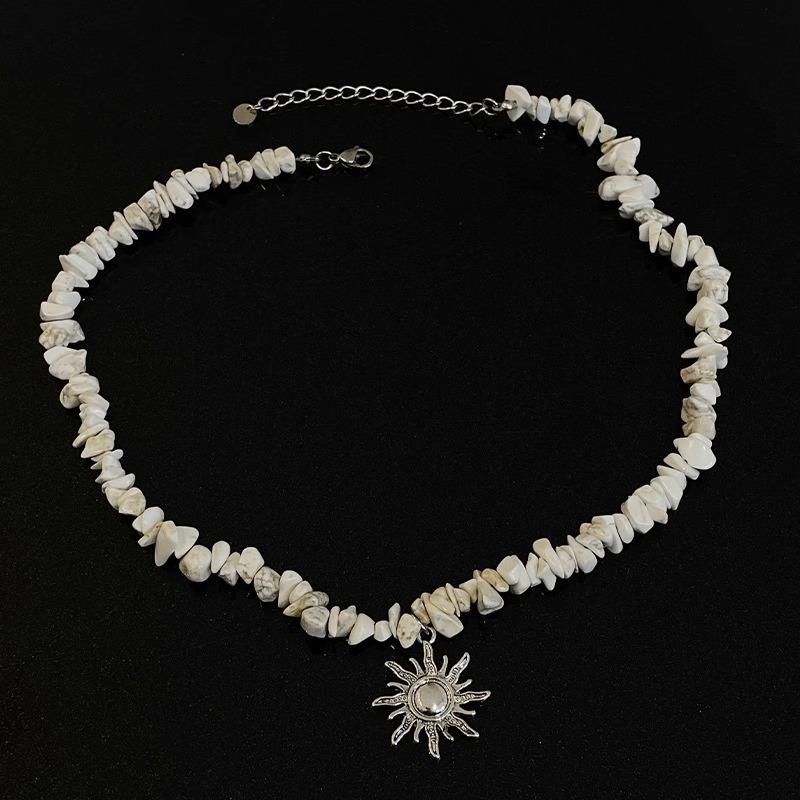 1Pcs Sun Pendant Irregular Beaded Chain Jewelry Bohemian White Natural Stone Choker Necklace For Women Vacation Daily Wear