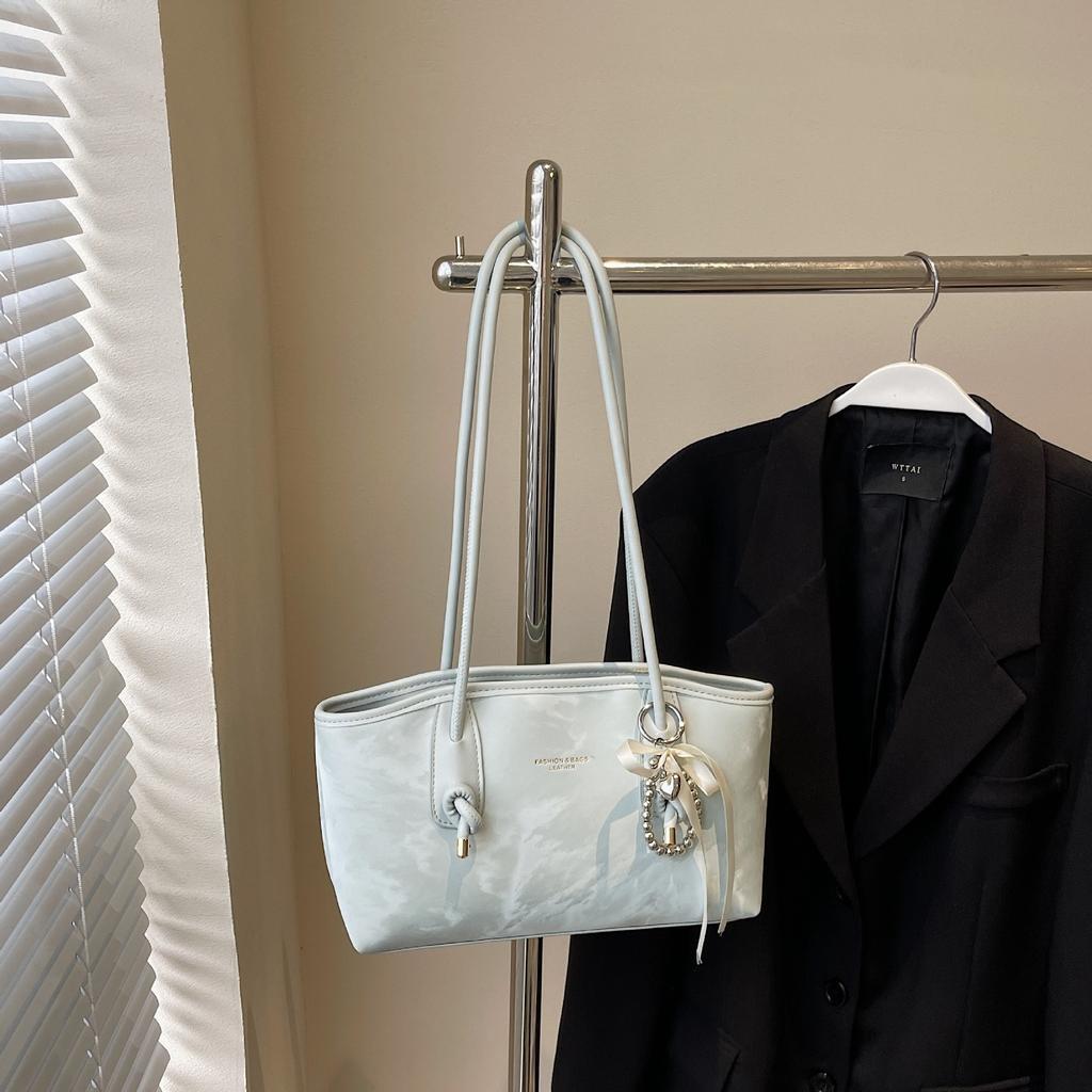 Tasche mit großem Fassungsvermögen Damen Sommer vielseitig neu Nischendesign Schulter Achseltasche lässige Pendler Tragetasche