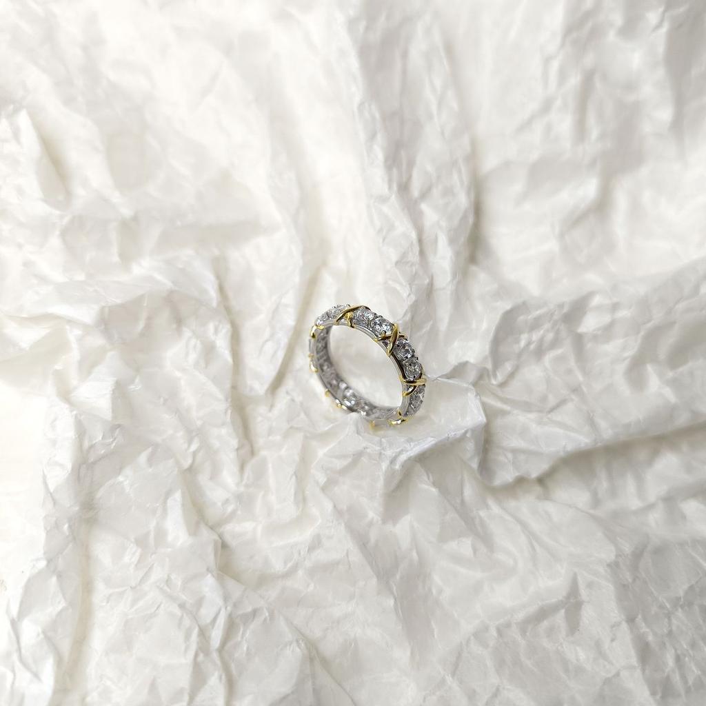 Srebrny pierścionek z cyrkoniami, waga produktu 3,73 g (2176336)