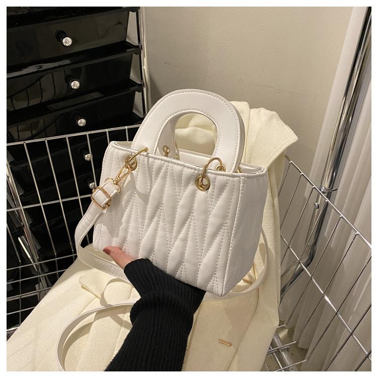 Embroidered thread bag texture handbag 2025 diamond portable messenger bag personalized design small square bag