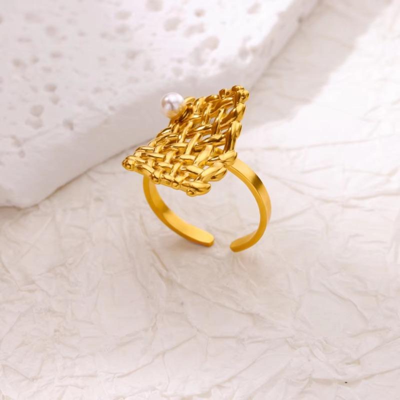 Love ring Titanium steel does not fade jewelry Light luxury high-end stainless steel jewelry Women