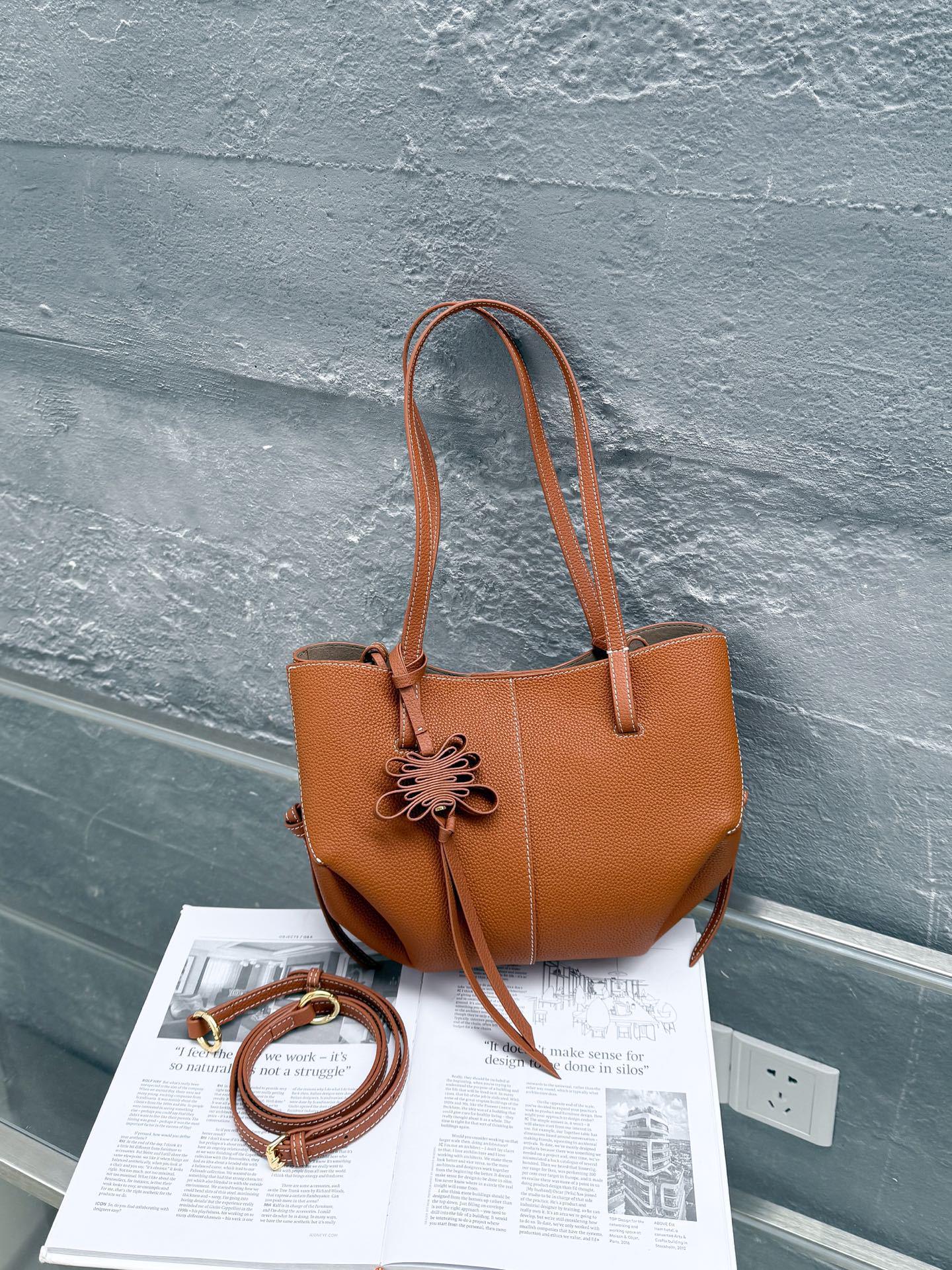 

Складная корзина-тоут в винтажном стиле: Сумка из коровьей кожи большой вместимости для женщин 43x19x10 коричневый