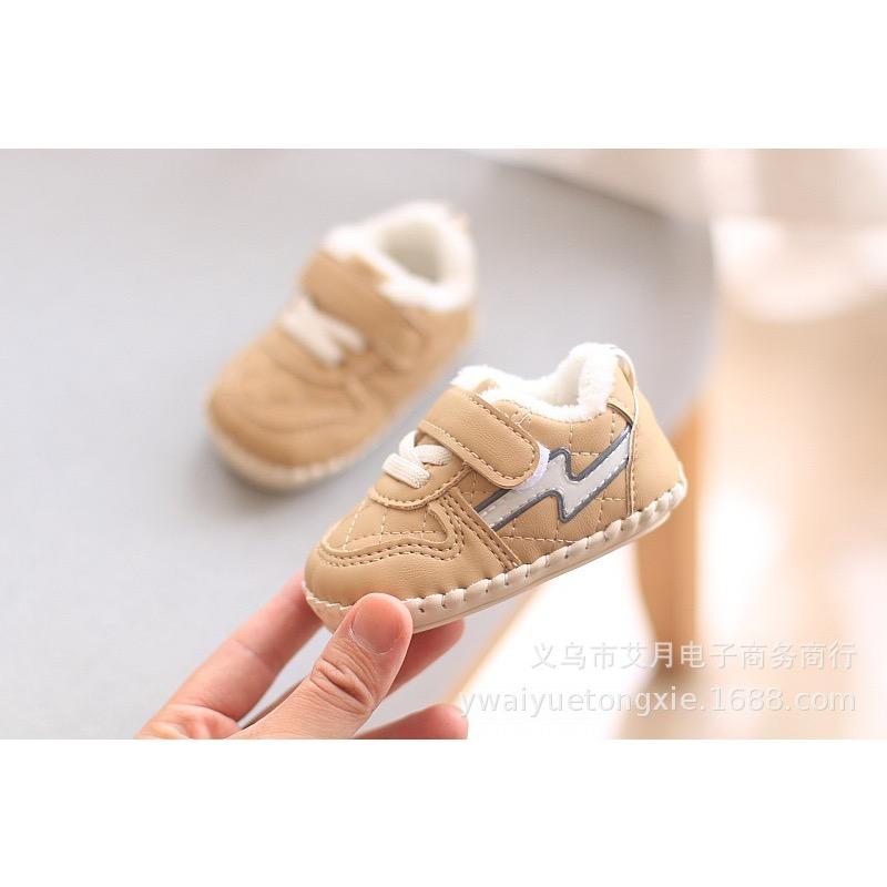 Winter One-year-old Boys and Girls Baby Walking Shoes Soft Soles 6-12 Months Infants and Young Children Shoes Warm Cotton Shoes Fall