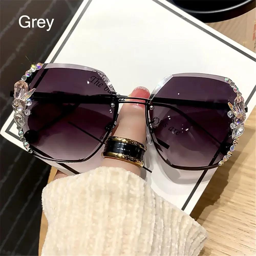 Women's Sunglasses Luxury Brand Designer Vintage Rimless Rhinestone Sunglasses Gradient Sun Glasses for Women Fashion 2024