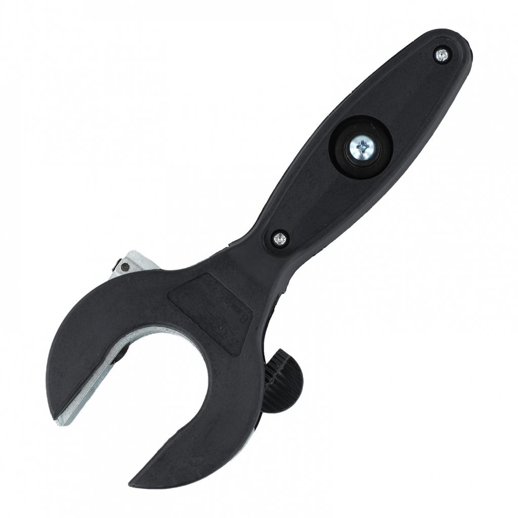 Portable Ratchet Tube Cutter Designed for Tight Spaces and Metal Pipes