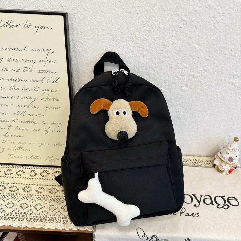 Entzückender Rucksack im japanischen Cartoon-Stil für Kinder in leuchtenden Farben, perfekt für den Kindergarten