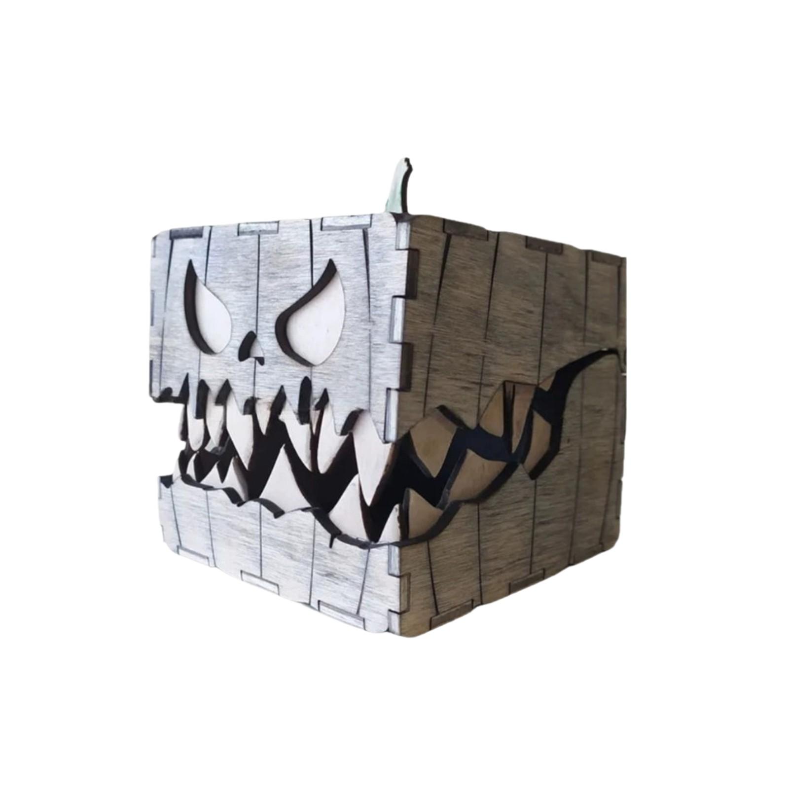 

Естественная текстура дерева несет следы времени, а абажур ручной работы, даже без света, является искусством в углу. One Size