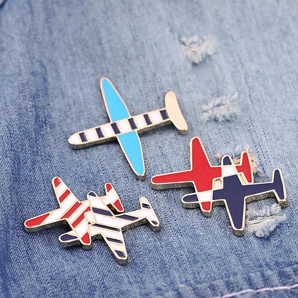Squisita Spilla a Forma di Aereo a Strisce Rosse e Nere Spille Smaltate Colorate a Patch Spille per Adolescenti Gioielli Accessori Abbigliamento