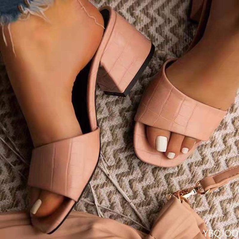Dámské pantofle na vysokém podpatku Nové letní silný podpatek Temperamentní set Sandály pro dámské venkovní nošení Zapatos De Mujer Luxusní