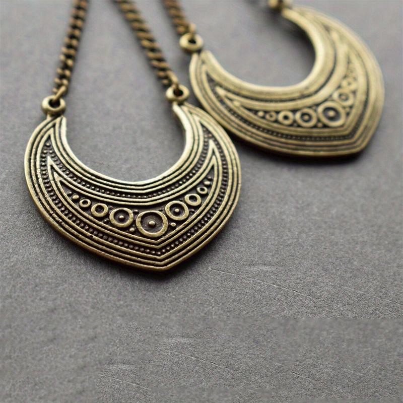 Creative Vintage Ethnic Hand Carved Curved Bag Shape Antique Gold Colour Earrings Women'S Personalised Hip Hop Party Jewellery