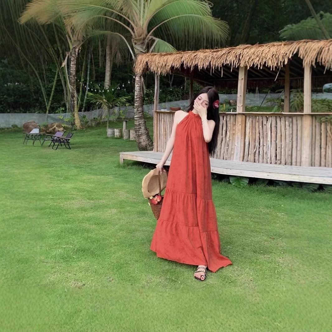 

2025 Summer Retro Red Halter Dress: Elegant Long Dress for Travel Photography XL [Premium]