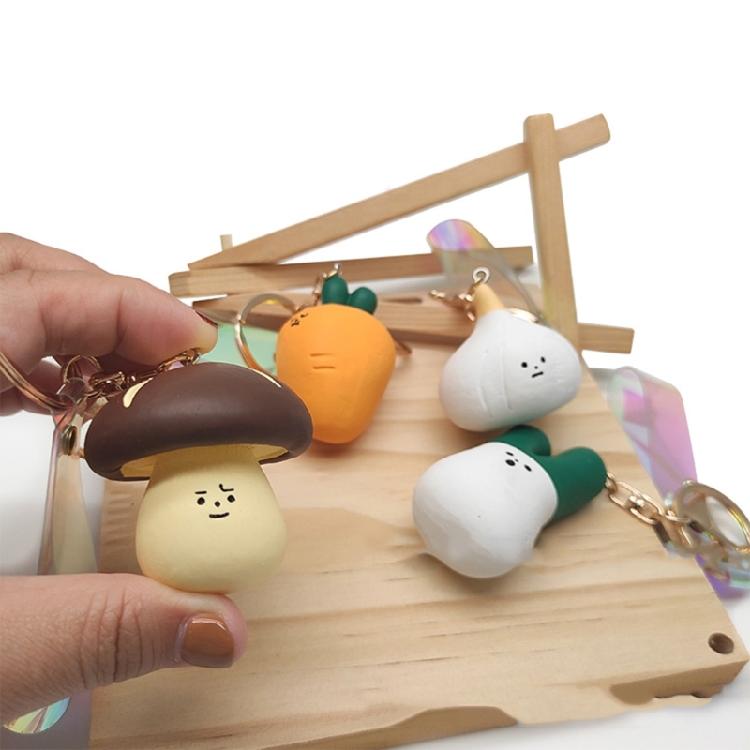 Farm Themed Vegetable Keychain Key Organsier Charm Pnedant With Carrot Mushroom Garlic Design Rubber Gift