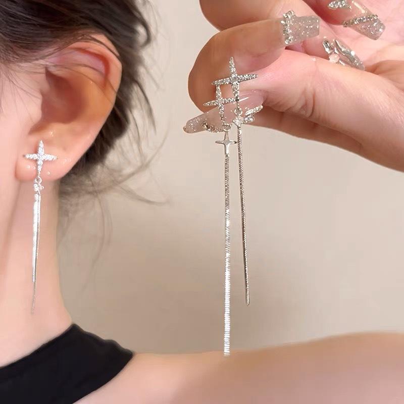 Minimalist Silver Needle Hoop Earrings - Light Luxury, Versatile, Women's High-End Metal Circle for Everyday Wear