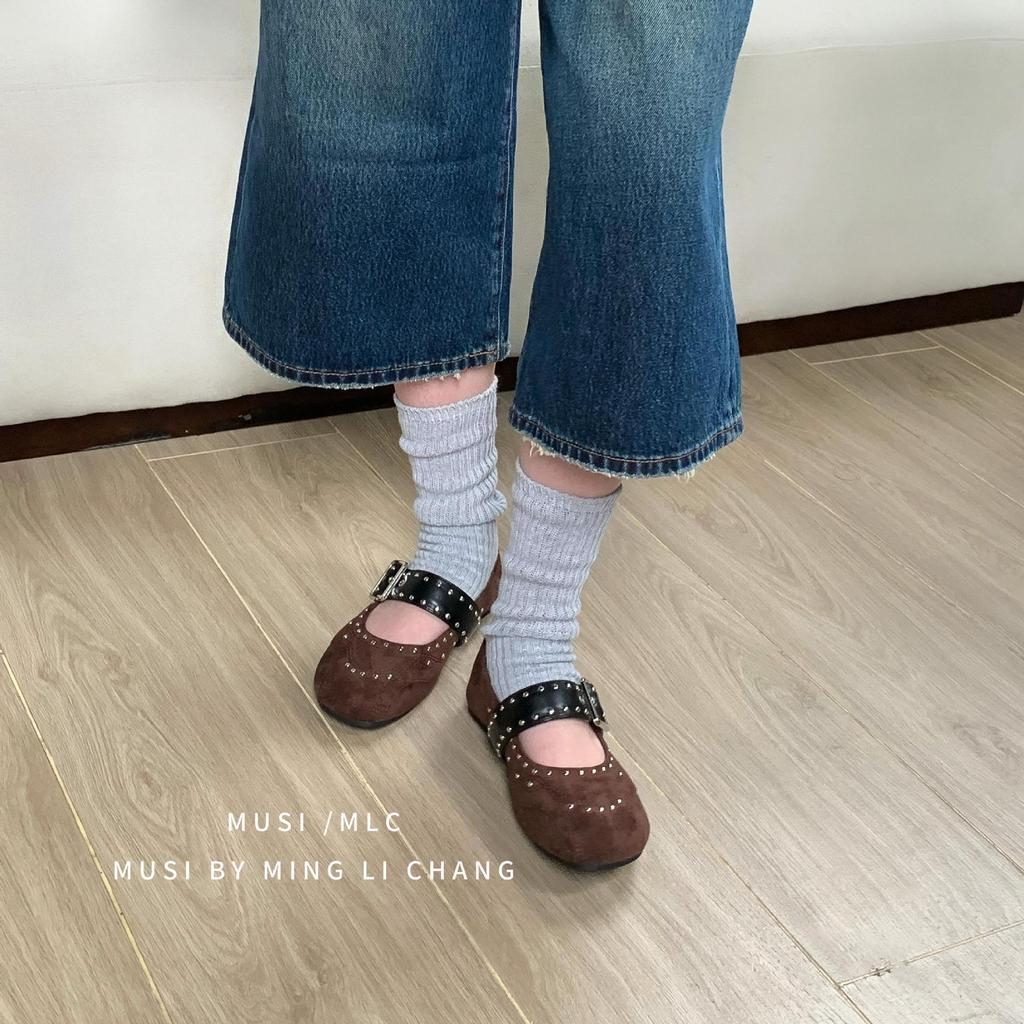 French Late Evening Wind Retro Word with Rivets Mary Jane Shoes Women's 2025 Flat Bottom Shallow Mouth Soft Sole Single Shoes Grandma Shoes