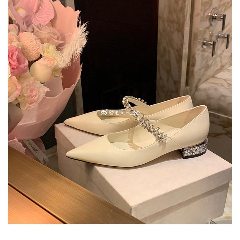 ~ Dîner à Berlin ~ Élégantes petites chaussures pointues étincelantes en diamant avec un imprimé léopard polyvalent à bouche légère