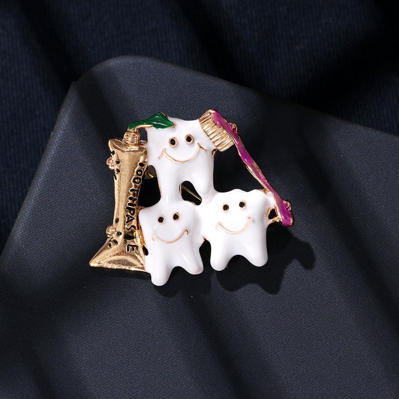 White Teeth Fashion Versatile Popular Accessory Decorative Brooch