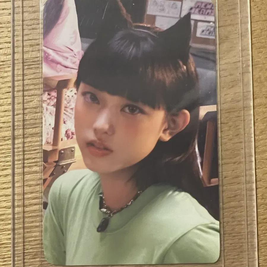 

Newjeans Harrin Photo Card Holder Photocard