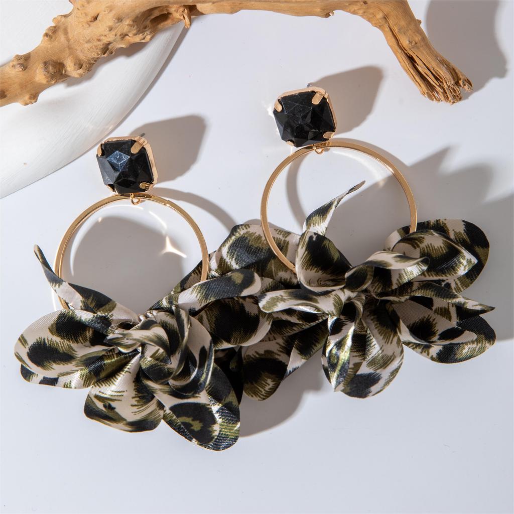 Grenzüberschreitende Mode Übertriebene Bunte Leopardenmuster Stoffohrringe Geometrische Kreisförmige Ohrringe Imitations-Edelsteinbesetzte Ohrringe für Frauen