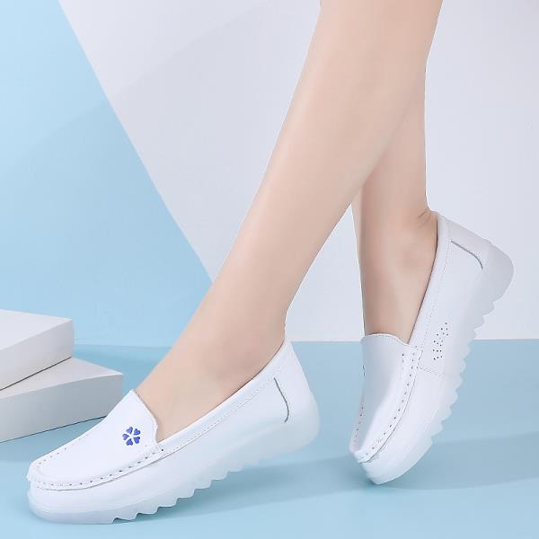 Fashion Summer Shoes Ladies Autumn Tennis Female Soft Genuine Leather Sneakers 2025 Fall Breathable Moccasins Nurse White White Sneakers