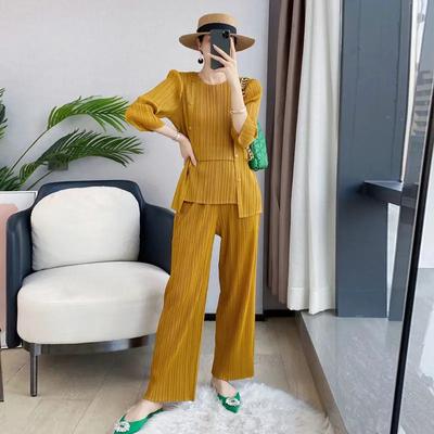 Sets Female Pleated High-end Temperament Kit Female Spring New Design Inkjet Pants Two-piece Of Solid Stylish T Shirt