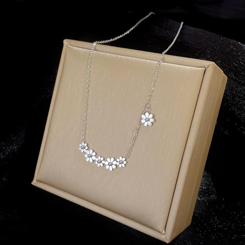 6 Flowers Minimalist Wind Stove Real Gold Necklace Female Collarbone Chain With Jewelry