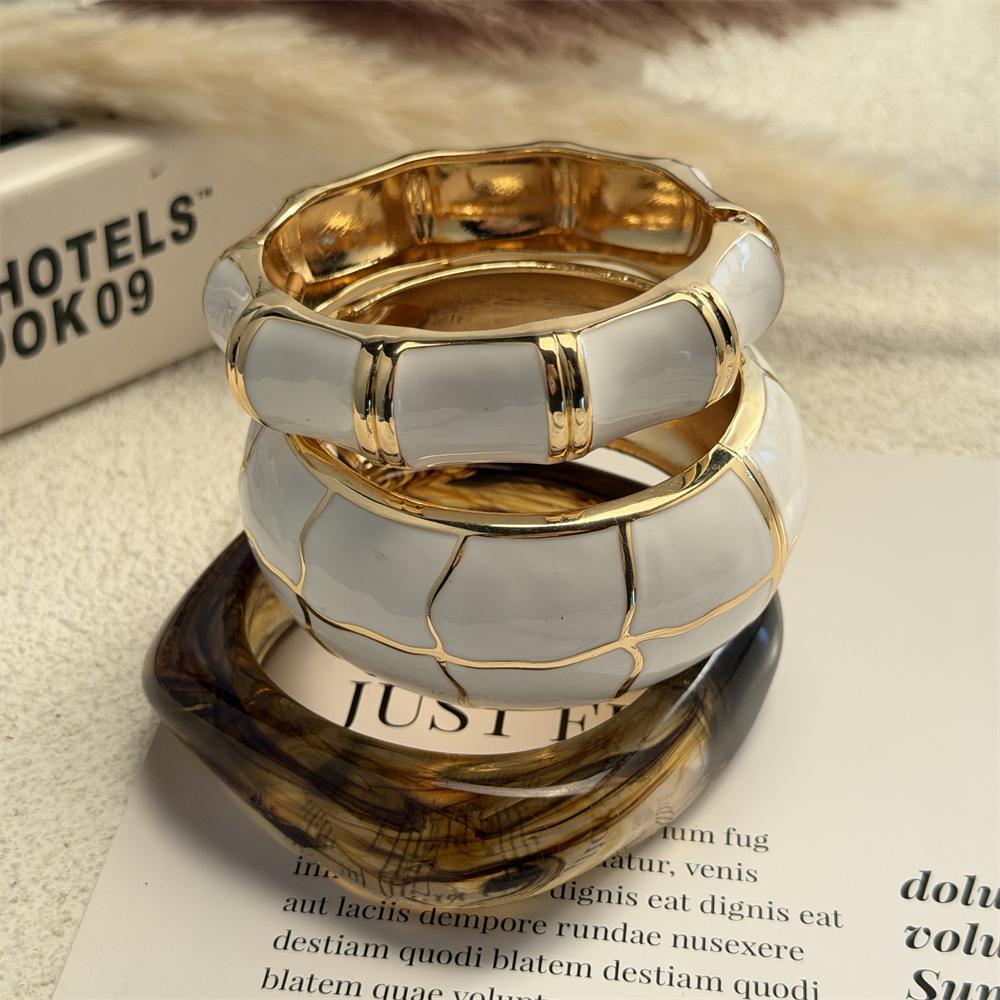 3 Styles Vintage Enamel Drop Oil Irregular Wave Acrylic Bracelet for Women Boho Geometric Stackable Wide Cuff Bracelets Jewelry