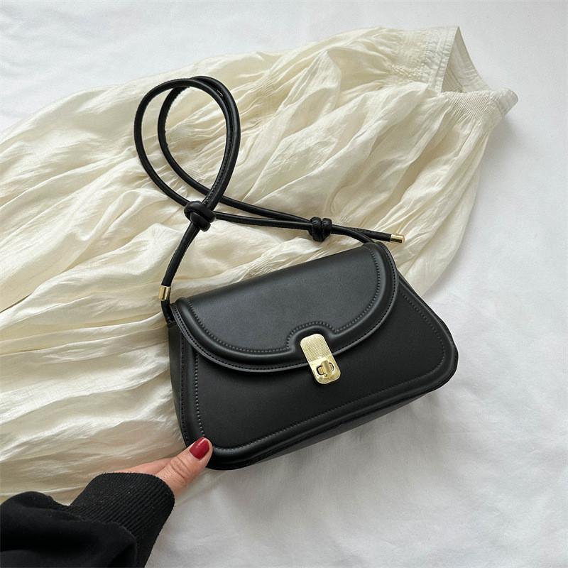 

Trendy And Chic Minimalist Shoulder Bag With Magnetic Closure For Modern Women чёрный