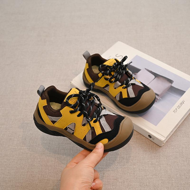 

Модная детская спортивная обувь 2025 осень новая обувь для мальчиков модная универсальная повседневная обувь кроссовки новые 30 коричневый