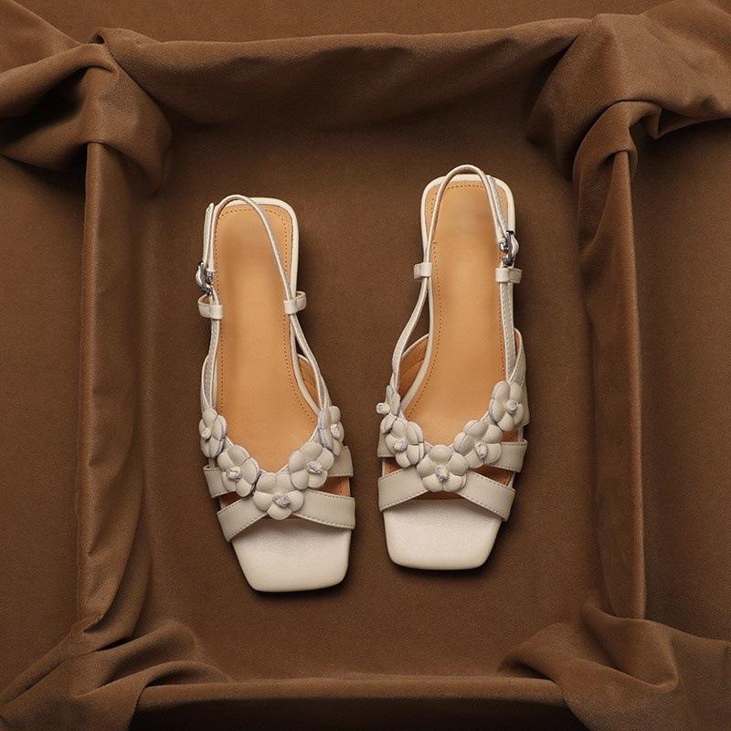 

Open-toed thick-heeled low-heeled Roman sandals women s summer 2025 new fashion word with flower sandals 35