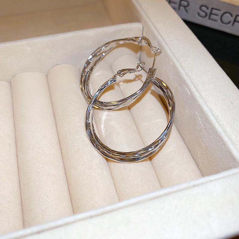 High-End Silver Geometric Round Earrings - Elegant and Simple for Everyday Style