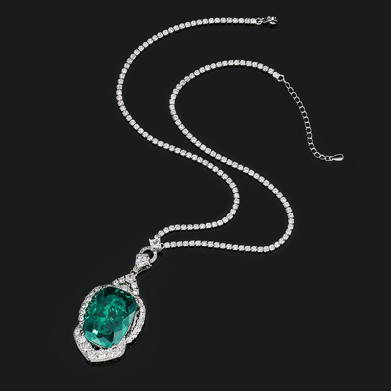 Autumn And Winter Jewelry Copper Bottom Gold-Plated Simulation Emerald Square Diamond Luxury Pendant Necklace Stone 20 * 28