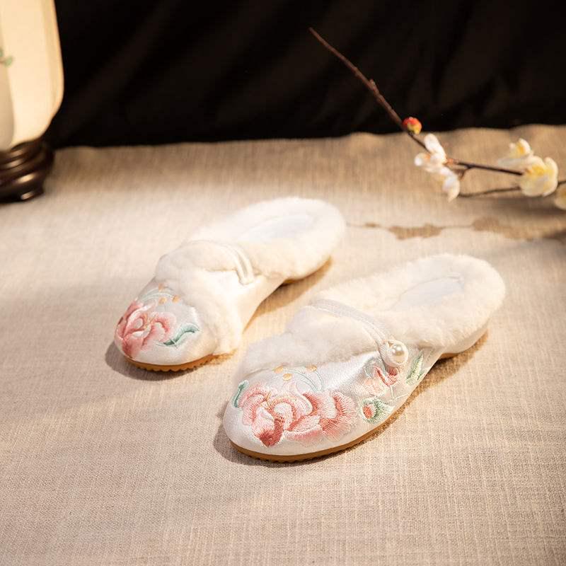 

Женские хлопковые тапочки с вышивкой в национальном стиле на подкладке из вельвета на каблуке 37