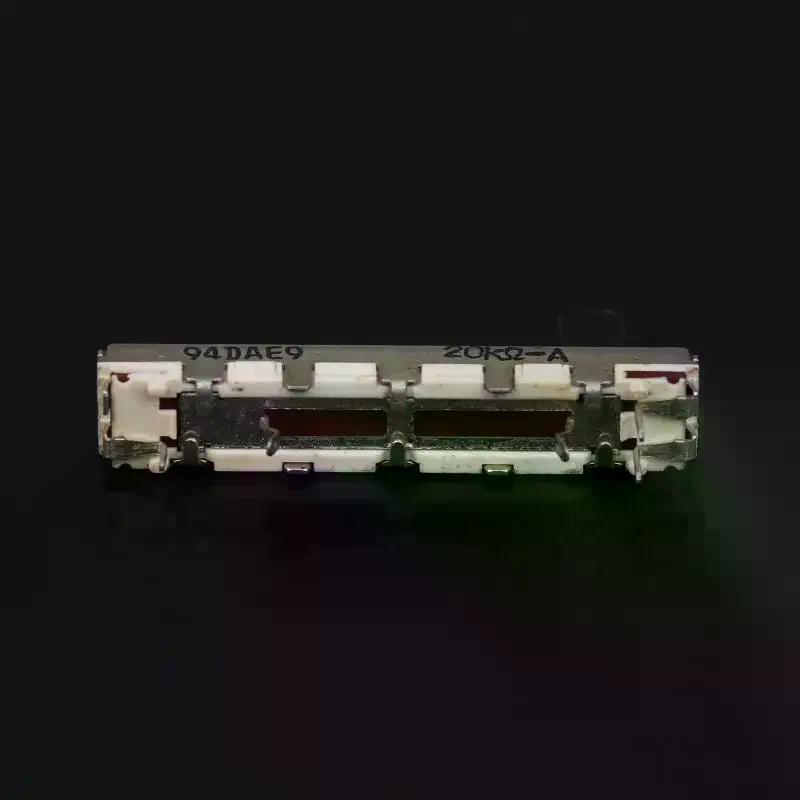 45mm Straight Side Potentiometer A20K With A Shaft Length Of 15mm And 3 Pins Single-gang Straight Slide Potentiometer