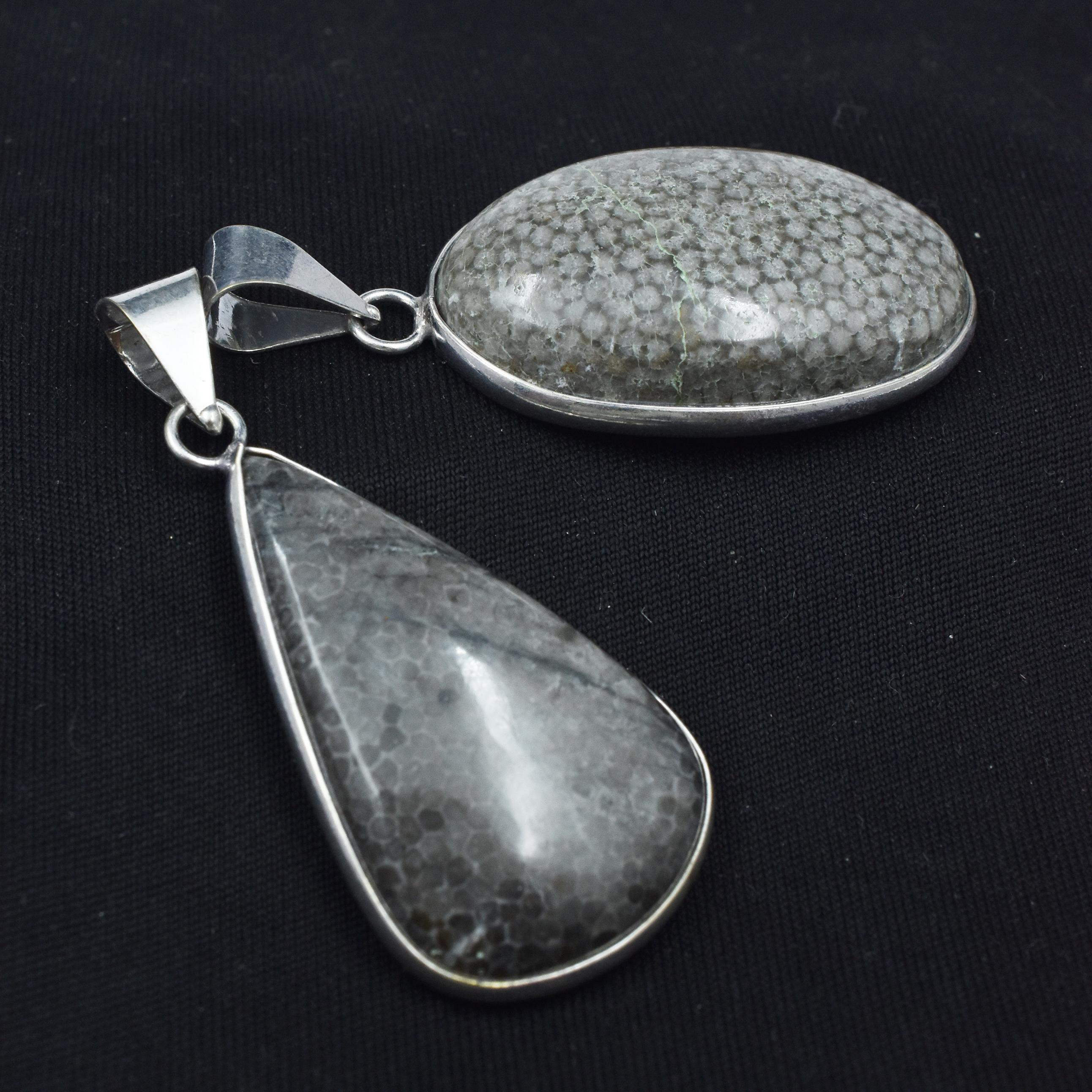 

88.70 Ct Natural Morocco Fossil Coral Pair Healing 925 Sterling Silver Pendant AR-1760-S 33-35 mm сірий